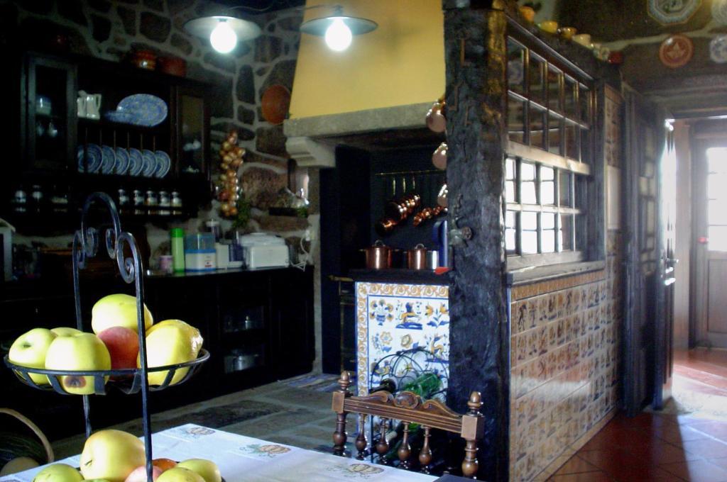 Casa Do Meio Do Povo - Turismo De Habitacao Chaves Exterior photo